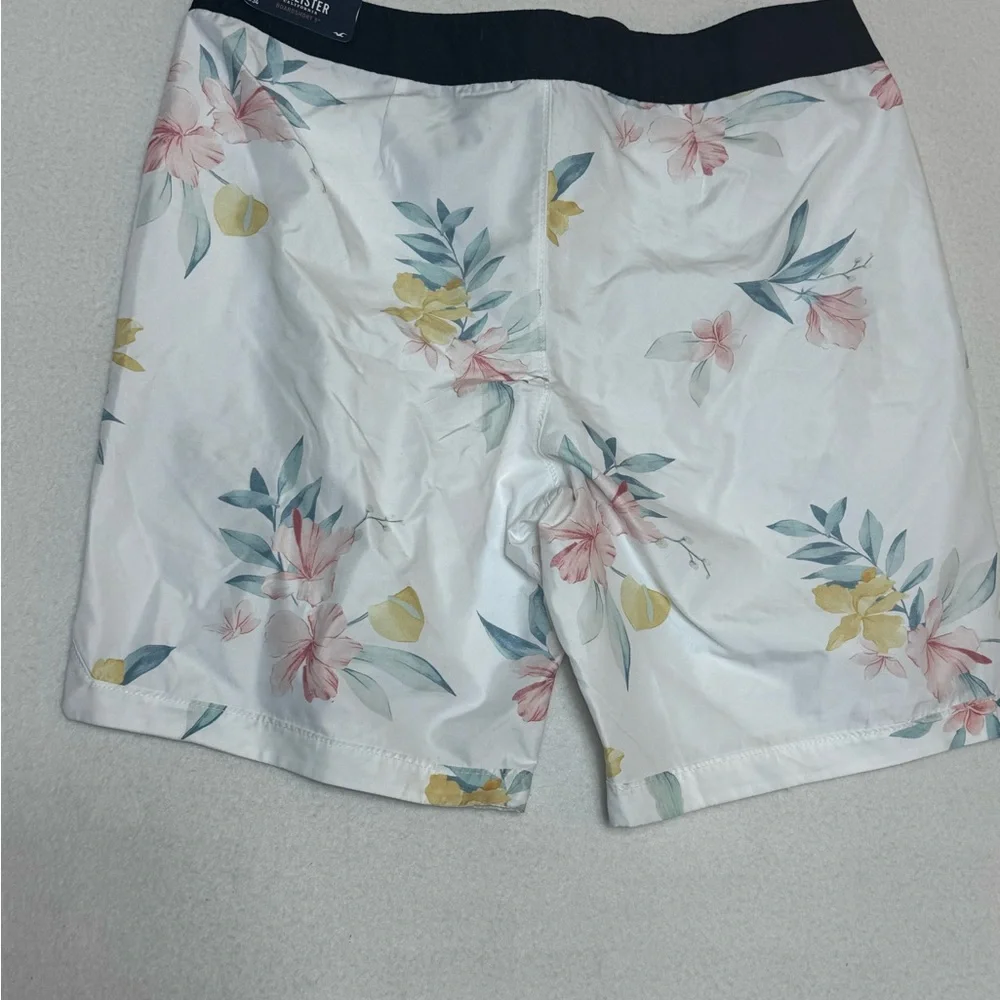 Hollister Men's Floral Swim Shorts - White, Pink, Yellow